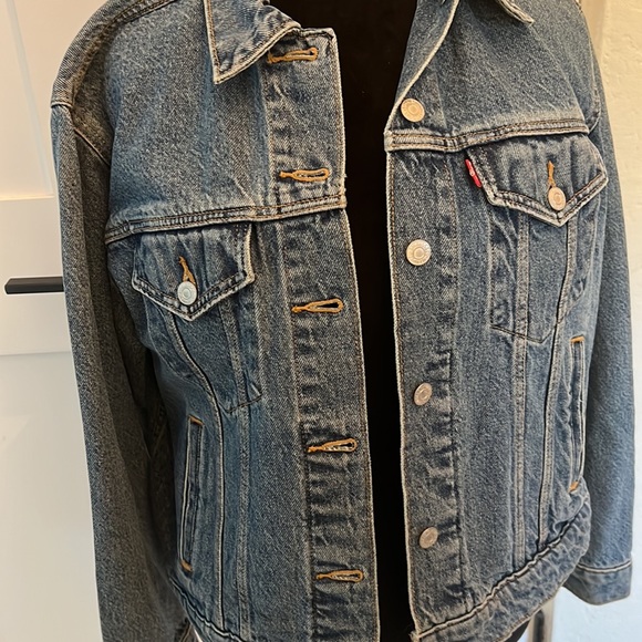 Levi’s Denim Jacket - Picture 3 of 5